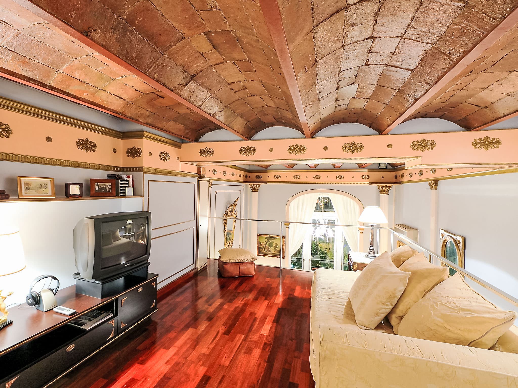 Property gallery — 3