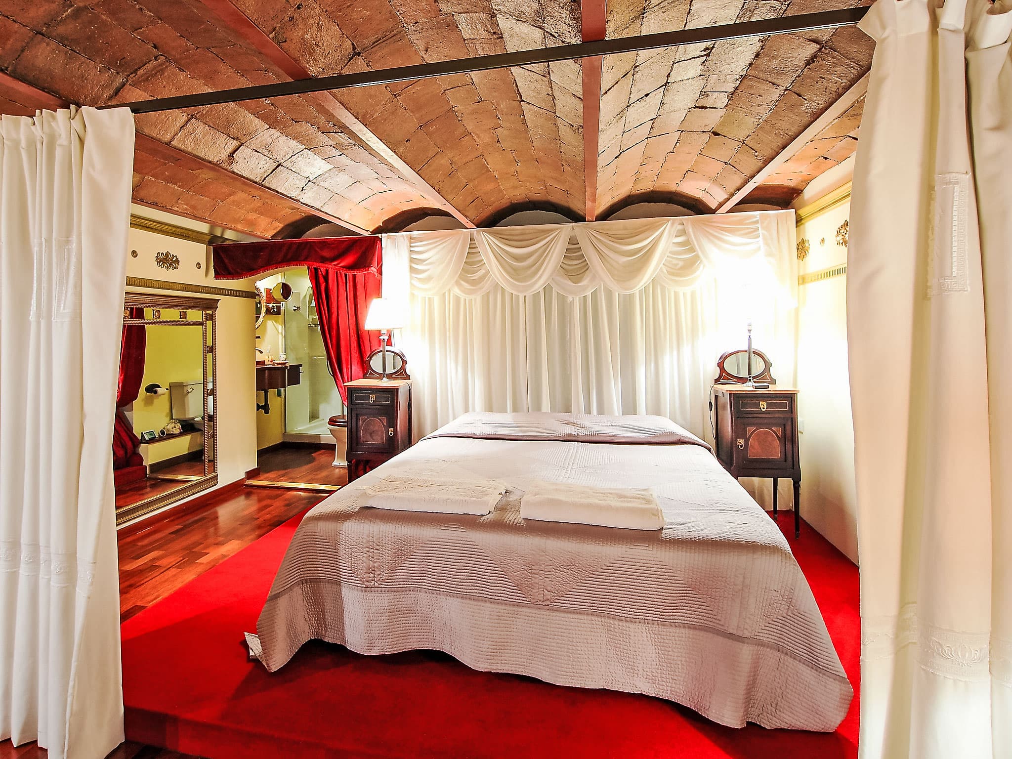 Property gallery — 4