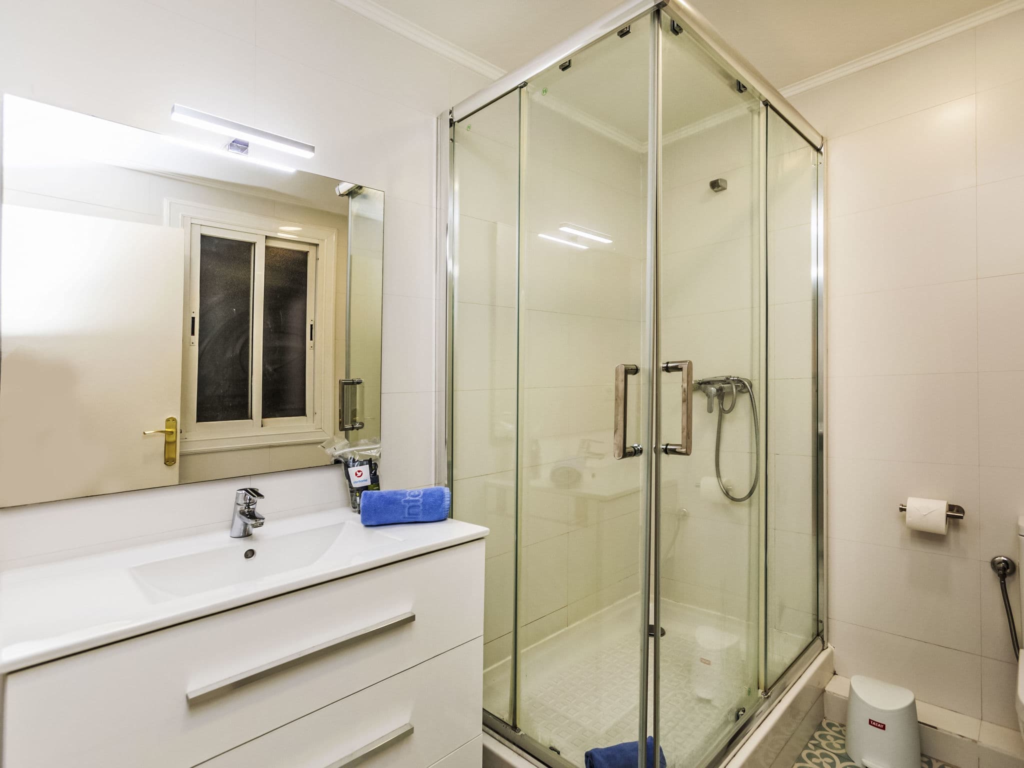 Property gallery — 4