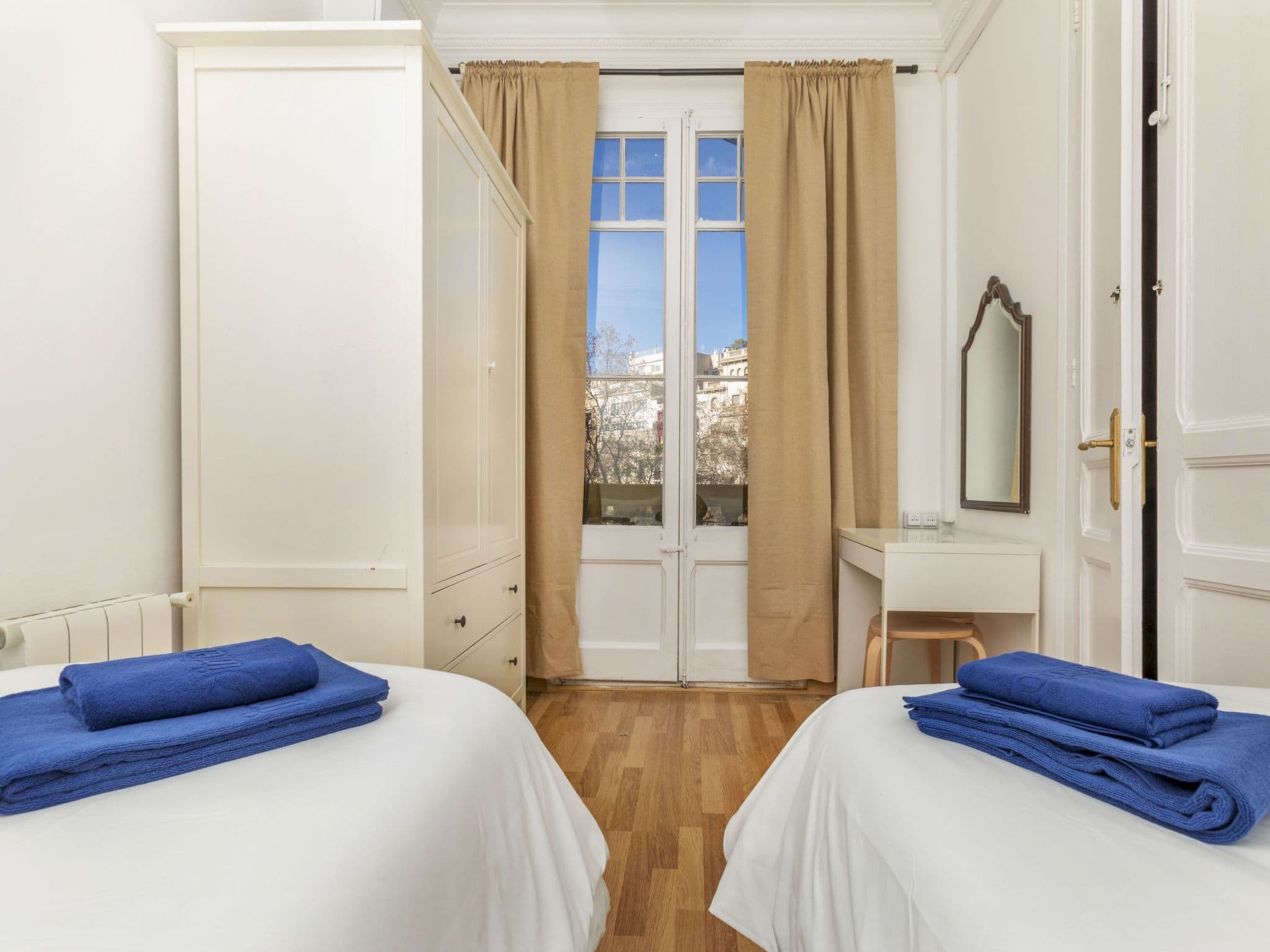 Property gallery — 4