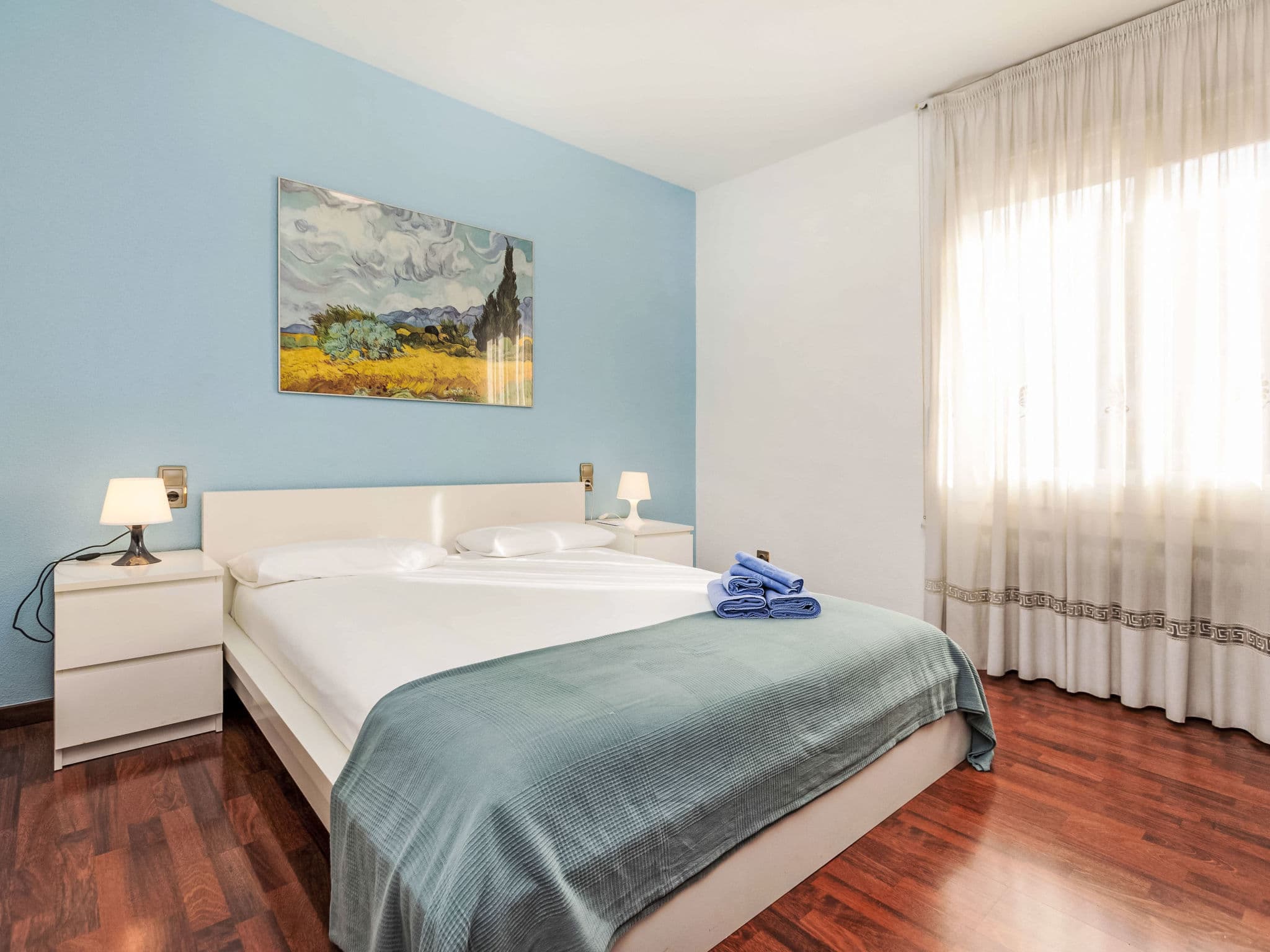 Property gallery — 4