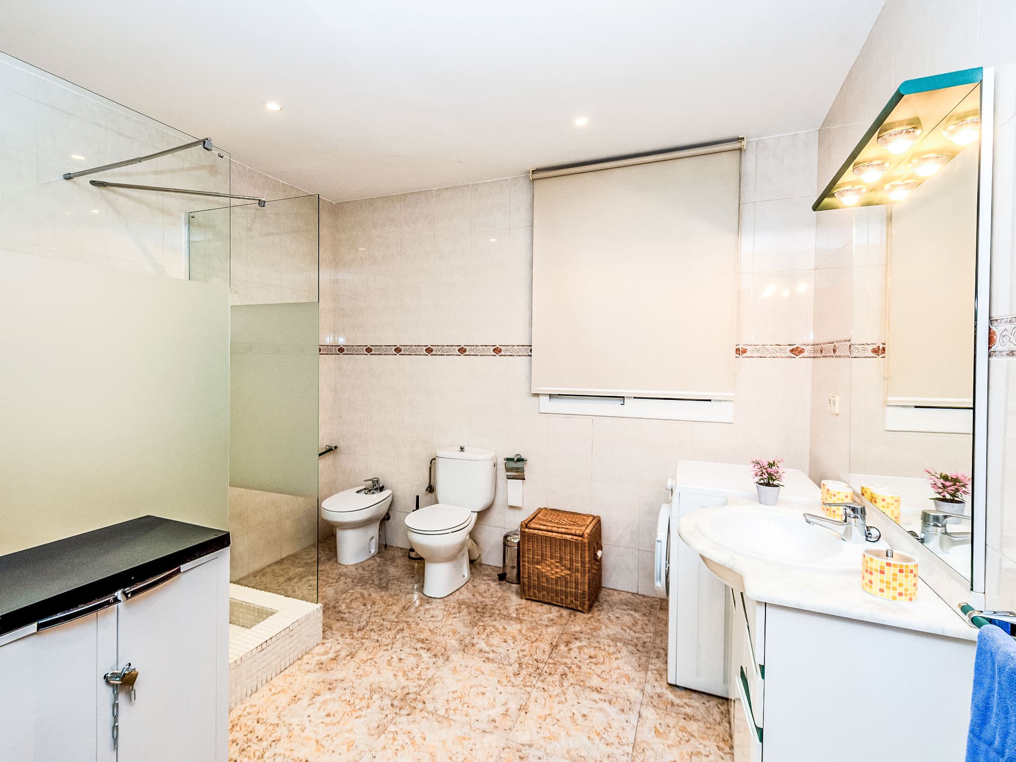 Property gallery — 4